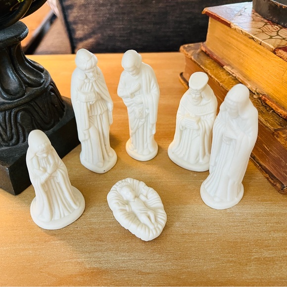 Vintage Other - VTG porcelain Nativity set
